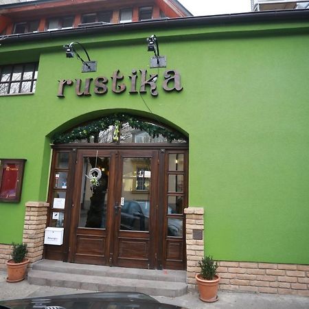 오시예크 Rustika Sobe B&B 외부 사진